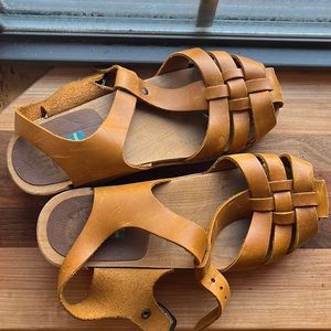 Mia Swedish clog sandals - yellow leather, with buckles size 38